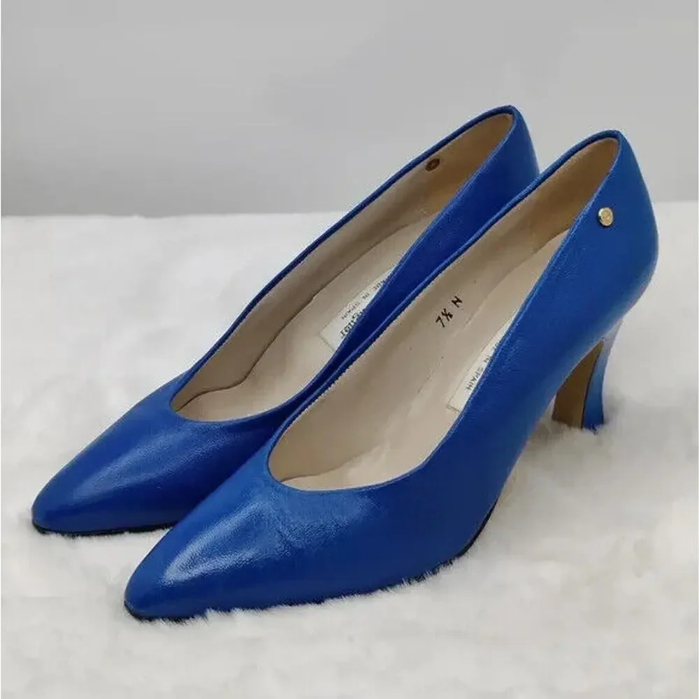 Vintage blue leather pump by Etienne Aigner sz 7.5 N